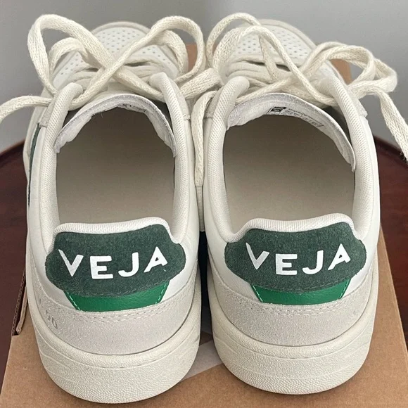 Veja V-90 Sneakers in Extra-White Cypress in Size 38 - Picture 10 of 10